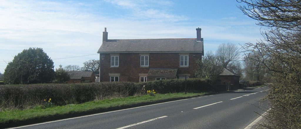La ferme et son all&eacute;e